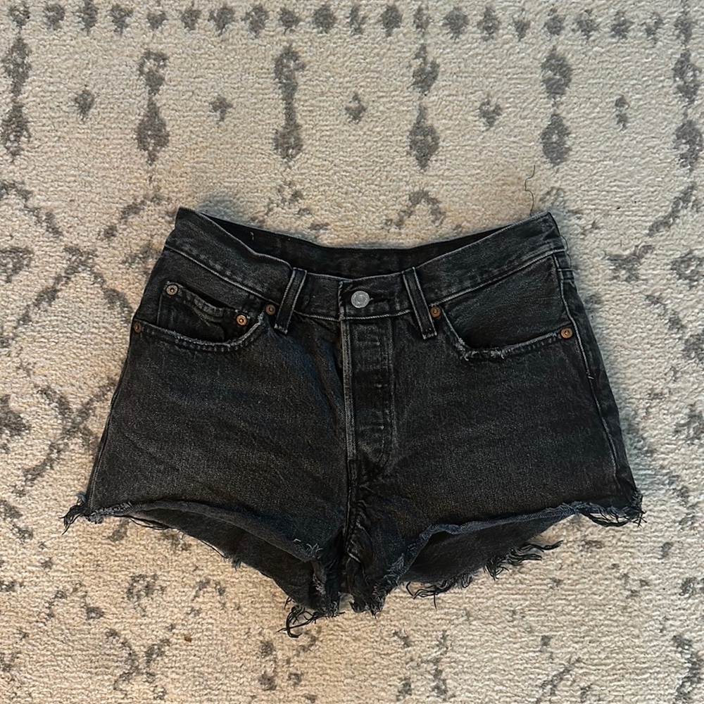 Black denim jean levi shorts